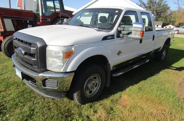 Image of Ford F-350 equipment image 3