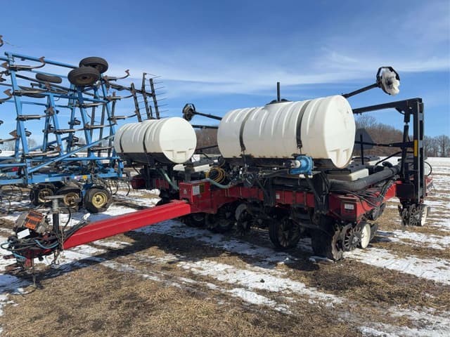 Image of White 6242 equipment image 1