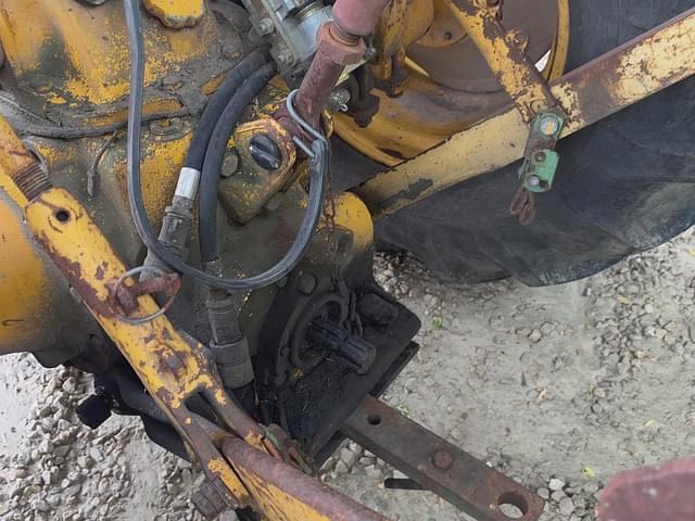 Image of John Deere 301 equipment image 4