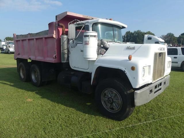 Image of Mack R686ST equipment image 1