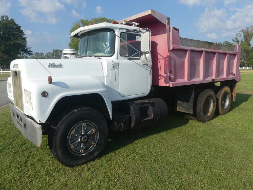 Image of Mack R686ST Primary image