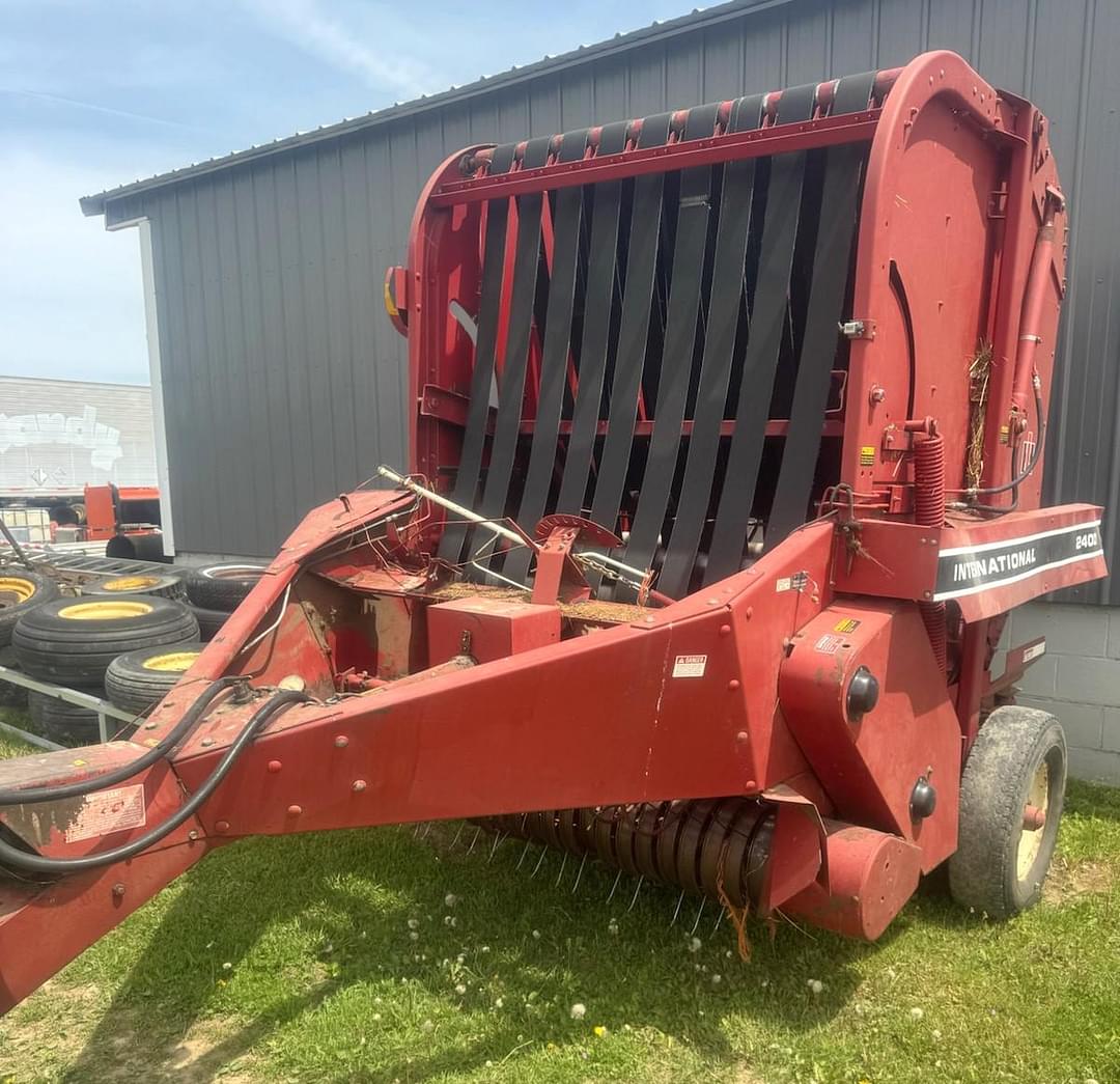 Image of International Harvester 2400 Primary image