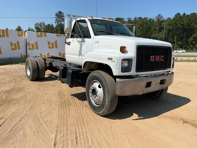 Image of GMC C7500 equipment image 2