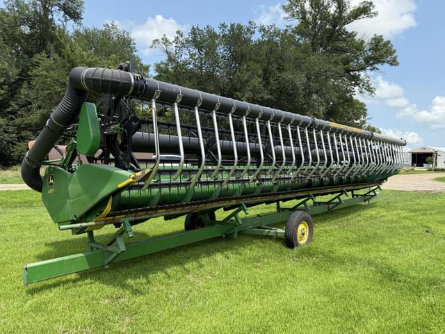 Image of John Deere 635F equipment image 2