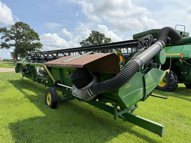 Image of John Deere 635F equipment image 4