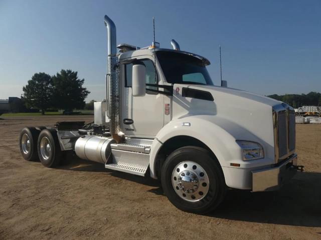 Image of Kenworth T880 equipment image 1