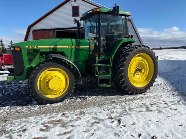 Image of John Deere 8300 equipment image 2
