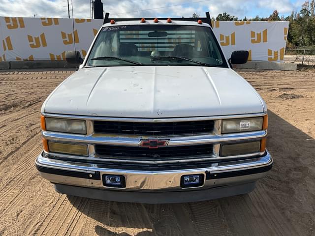 Image of Chevrolet GMT400 equipment image 1