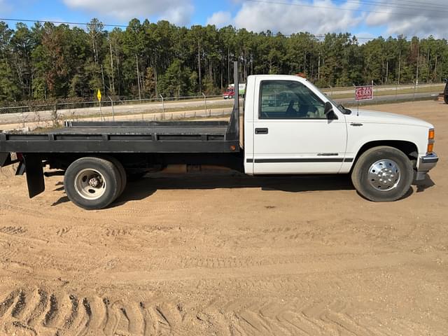 Image of Chevrolet GMT400 equipment image 3