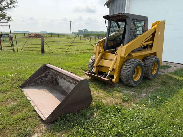 Image of Gehl 6625 equipment image 1