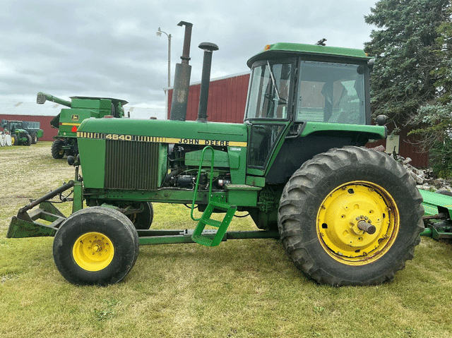 Image of John Deere 4640 equipment image 1
