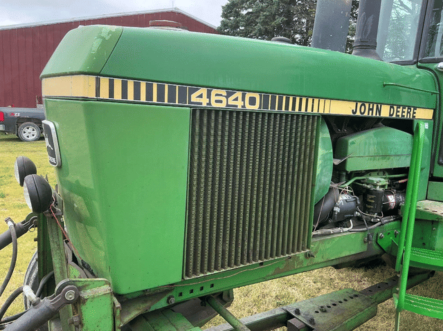 Image of John Deere 4640 equipment image 4