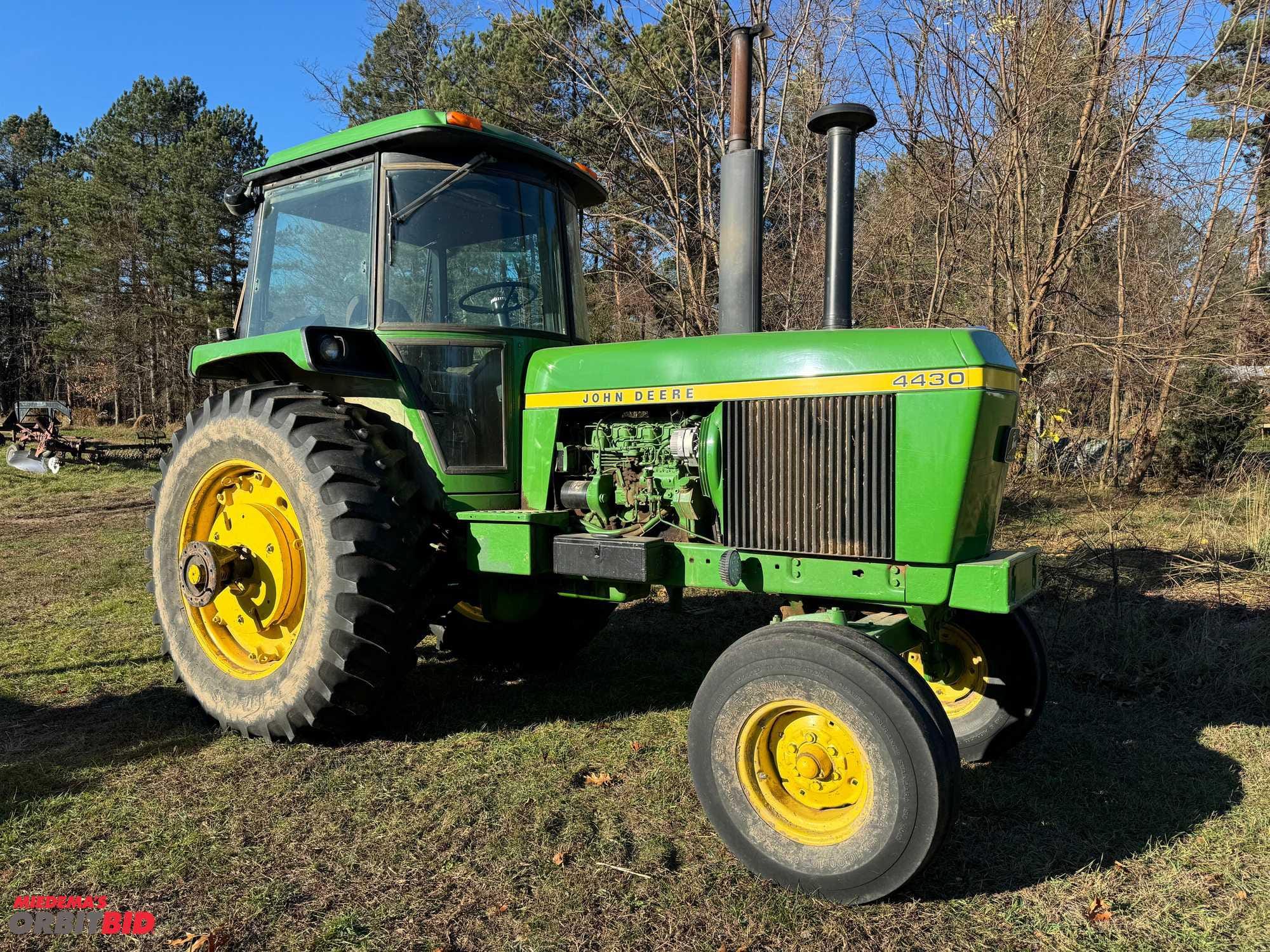 Main image John Deere 4430