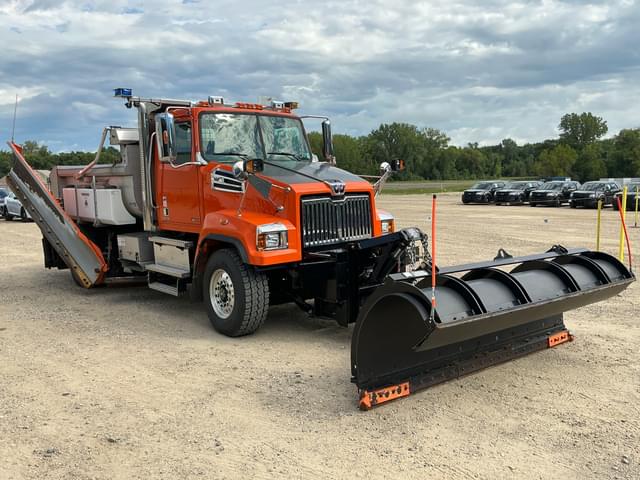 Image of Western Star 4700SF equipment image 2
