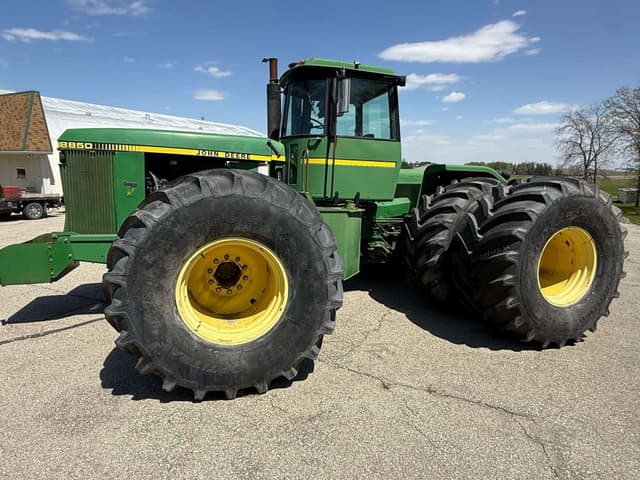 Image of John Deere 8850 equipment image 1