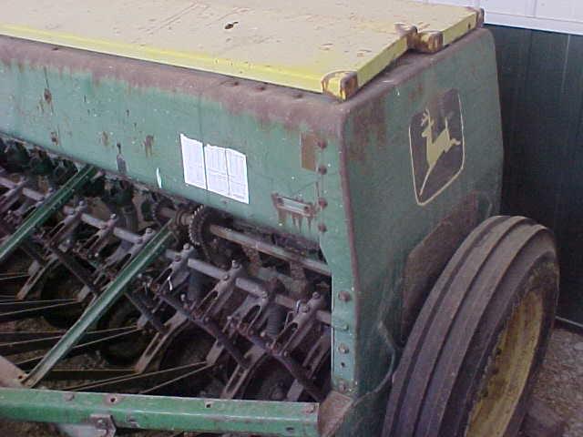 Image of John Deere 8000 equipment image 2