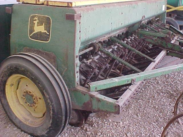 Image of John Deere 8000 Primary image