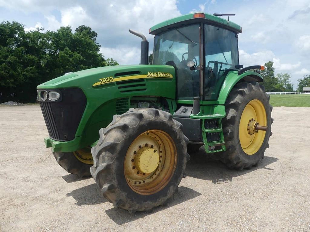 Image of John Deere 7920 Primary image