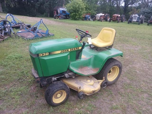Image of John Deere 332 equipment image 1