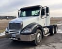 2005 Freightliner Columbia Image