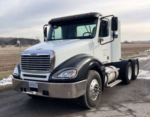 2005 Freightliner Columbia Image