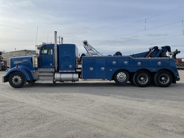 Image of Kenworth W900L equipment image 1