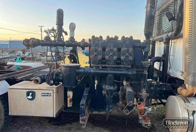 Image of Mack Granite equipment image 2