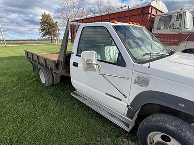 Image of Chevrolet 3500 equipment image 2