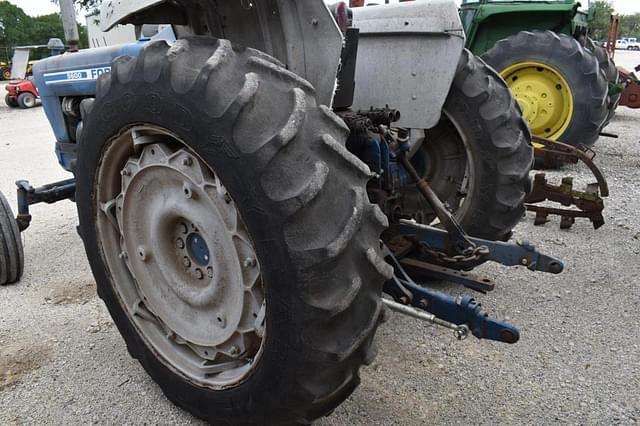 Image of Ford 5600 equipment image 4