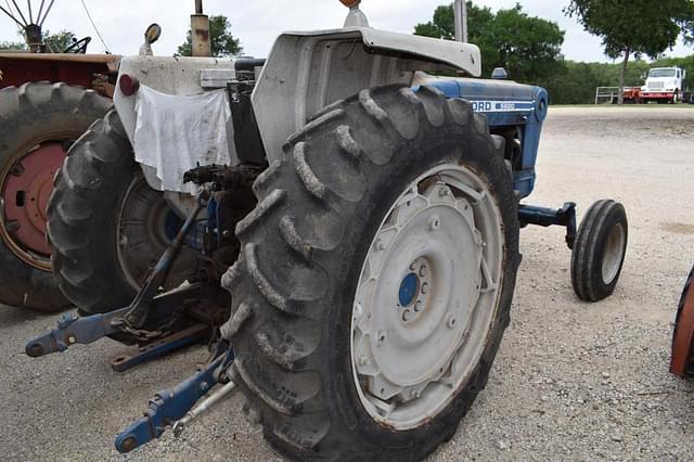 Image of Ford 5600 equipment image 2