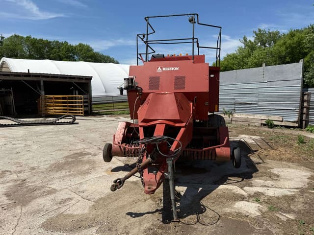 Image of Hesston 4755 equipment image 2
