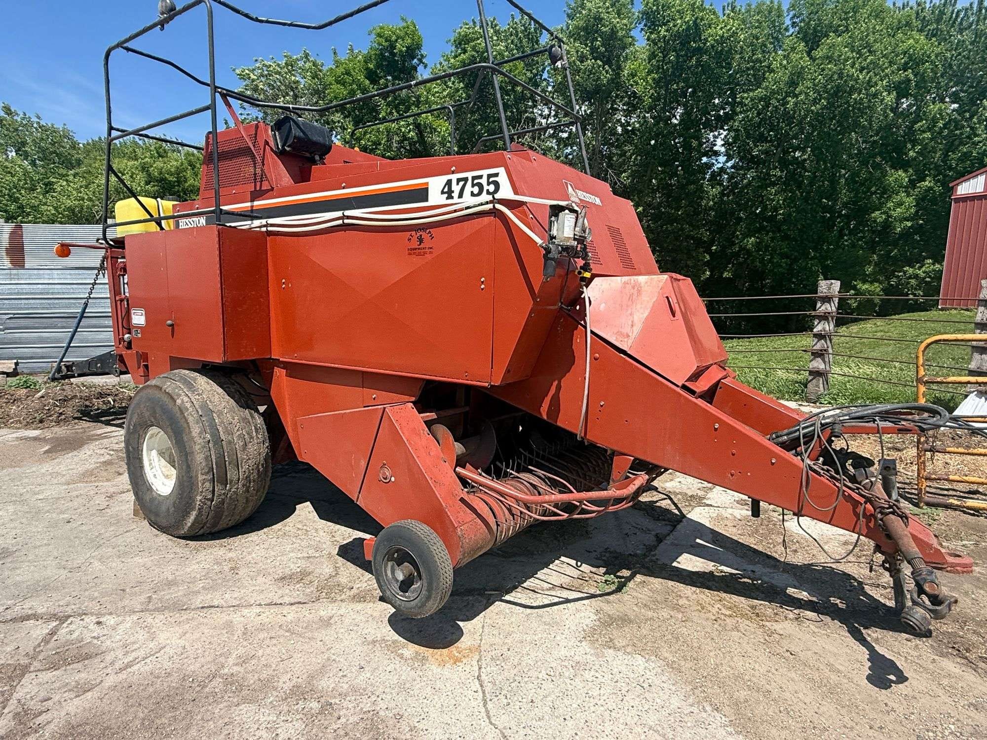 Hesston 4755 Equipment Image0