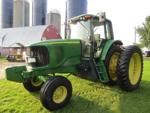 2005 John Deere 7420 Image