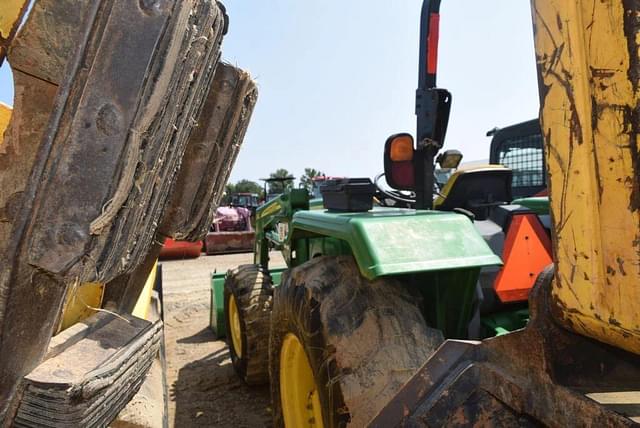 Image of John Deere 5075E equipment image 1