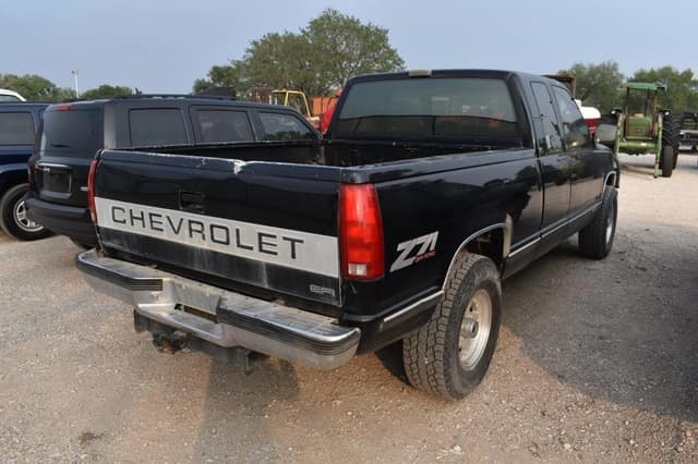 Image of Chevrolet 1500 equipment image 2