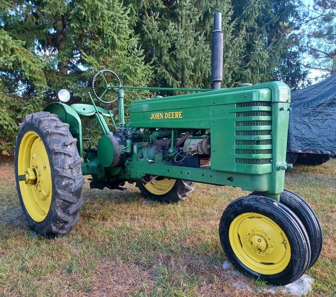 Image of John Deere H Image 1