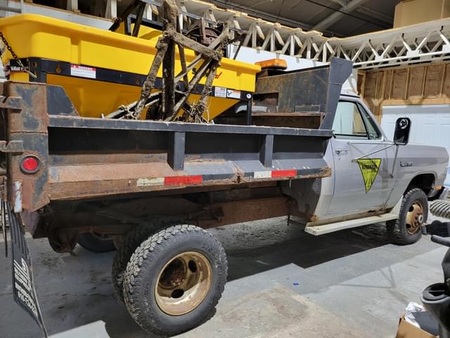 Image of Dodge Ram 350 equipment image 3