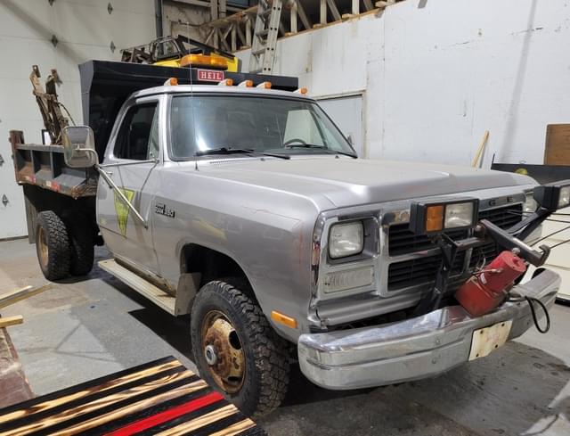 Image of Dodge Ram 350 equipment image 1