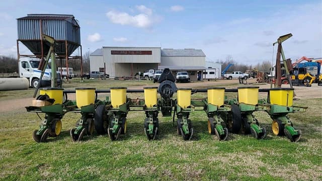 Image of John Deere 7300 equipment image 3