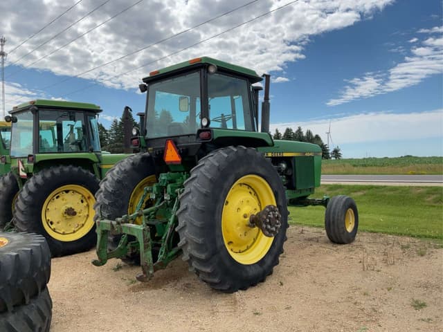 Image of John Deere 4640 equipment image 4