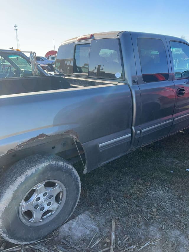 Image of Chevrolet 1500 equipment image 3