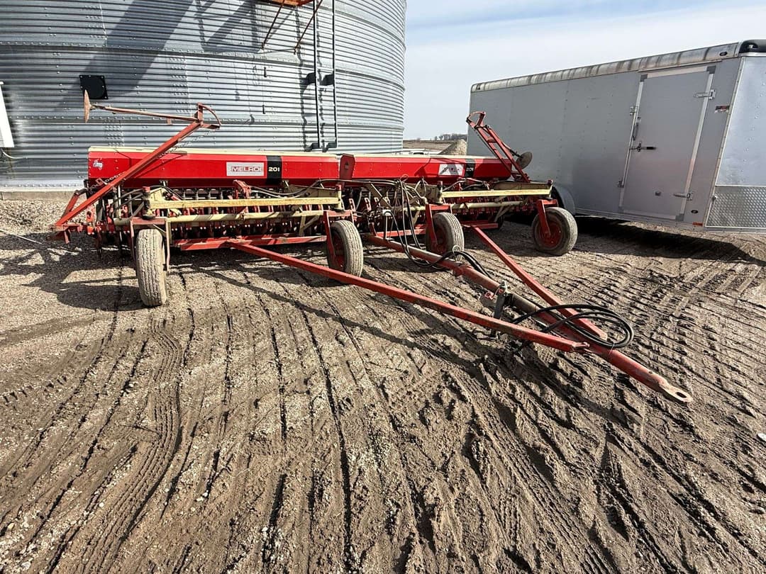 Image of Melroe 201 Primary image