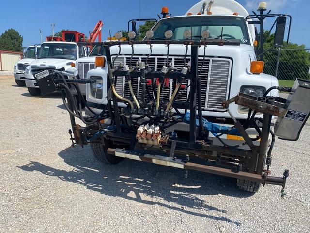 Image of GMC Topkick equipment image 3