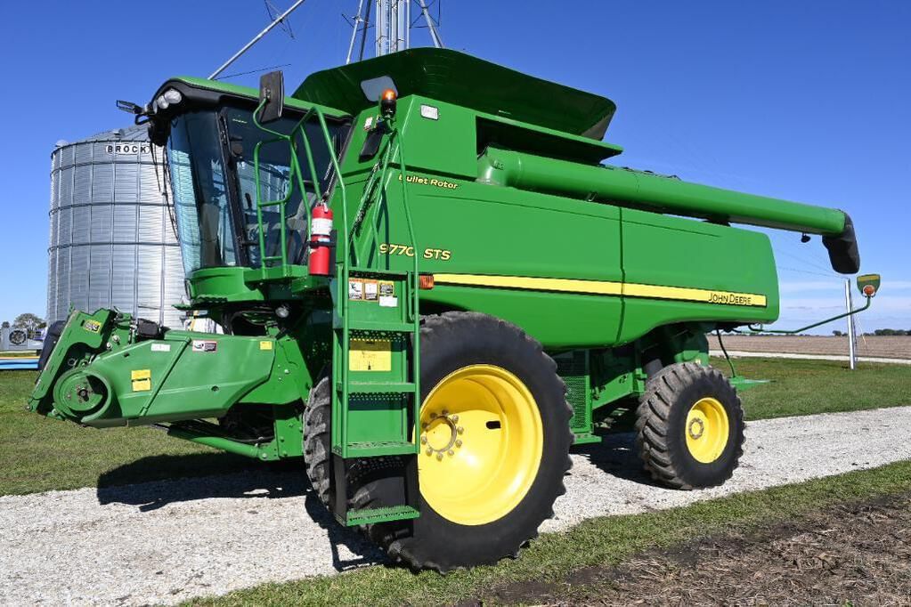 Main image John Deere 9770 STS