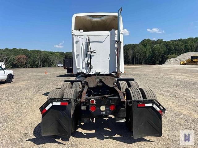 Image of Freightliner 120 equipment image 4