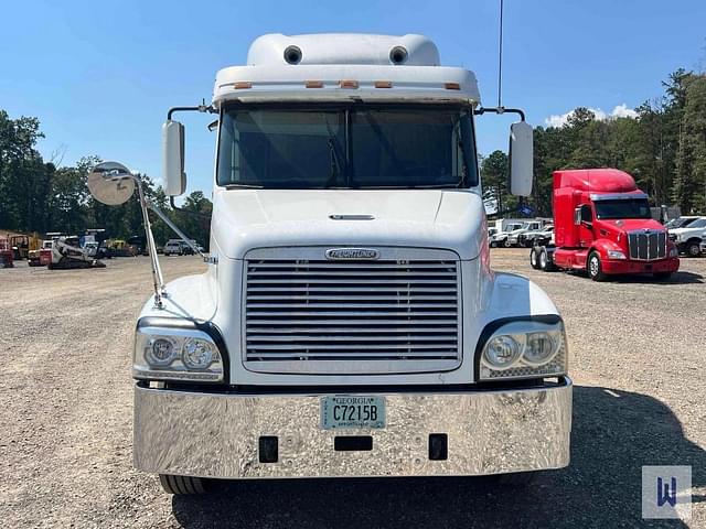 Image of Freightliner 120 equipment image 1