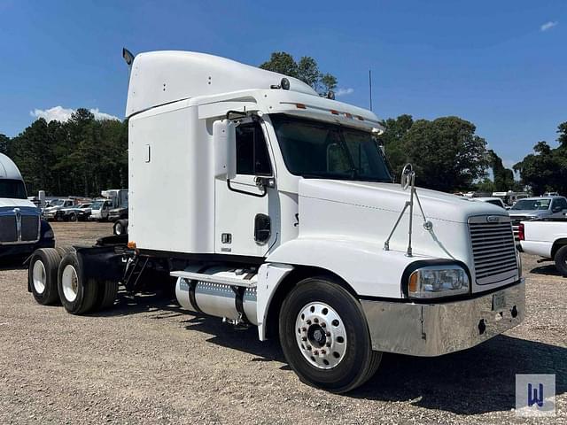 Image of Freightliner 120 equipment image 2