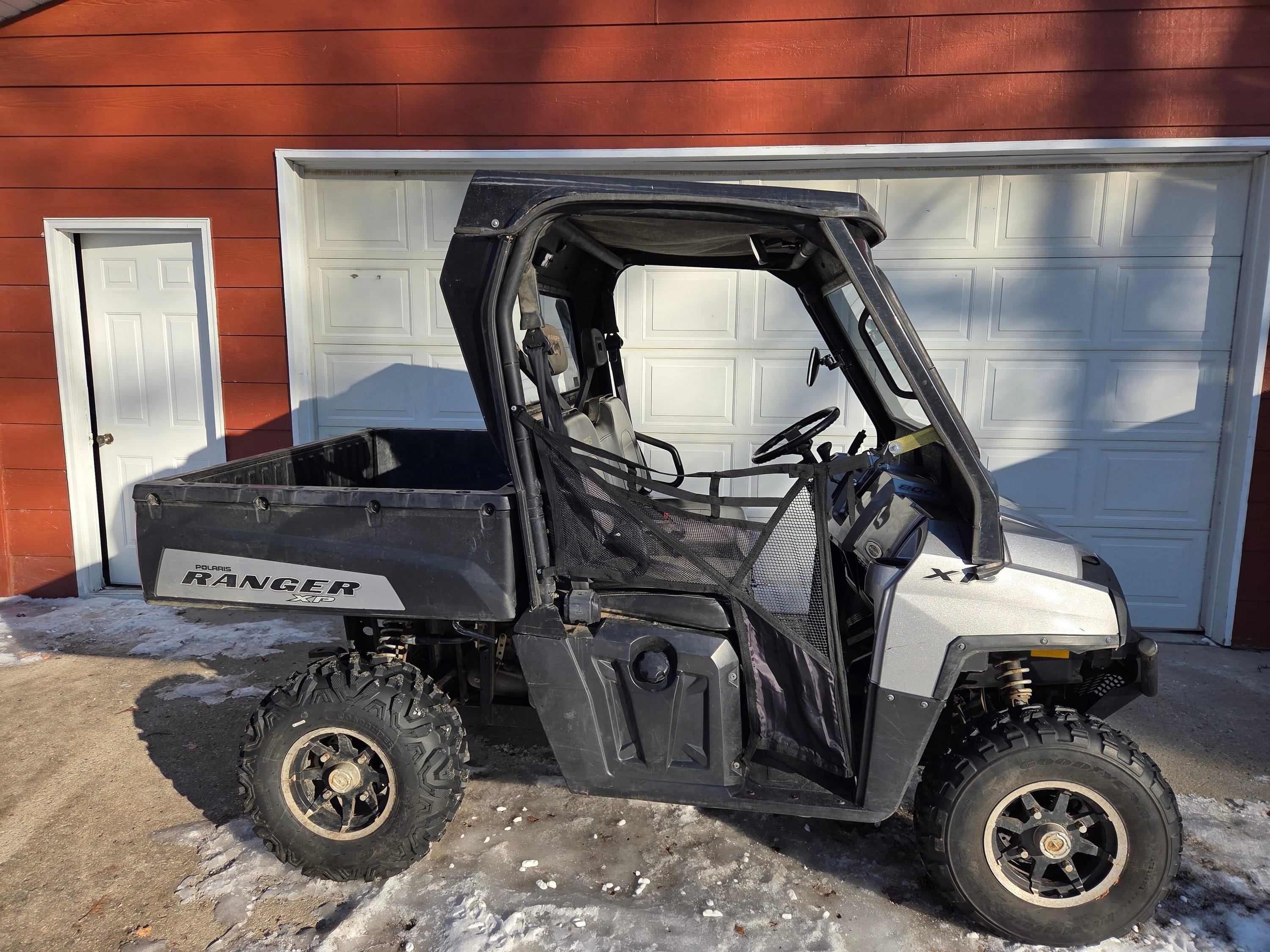 Polaris Ranger XP 900 Equipment Image0