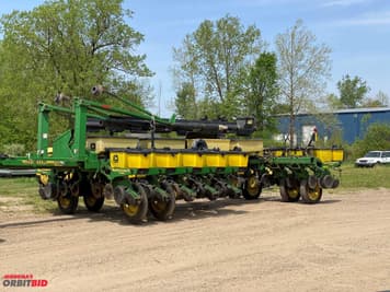 Main image John Deere 1770