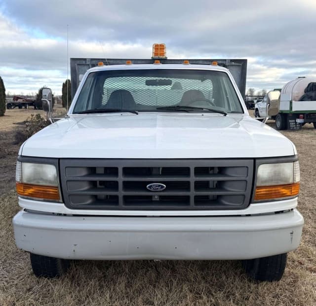 Image of Ford F-350 equipment image 2